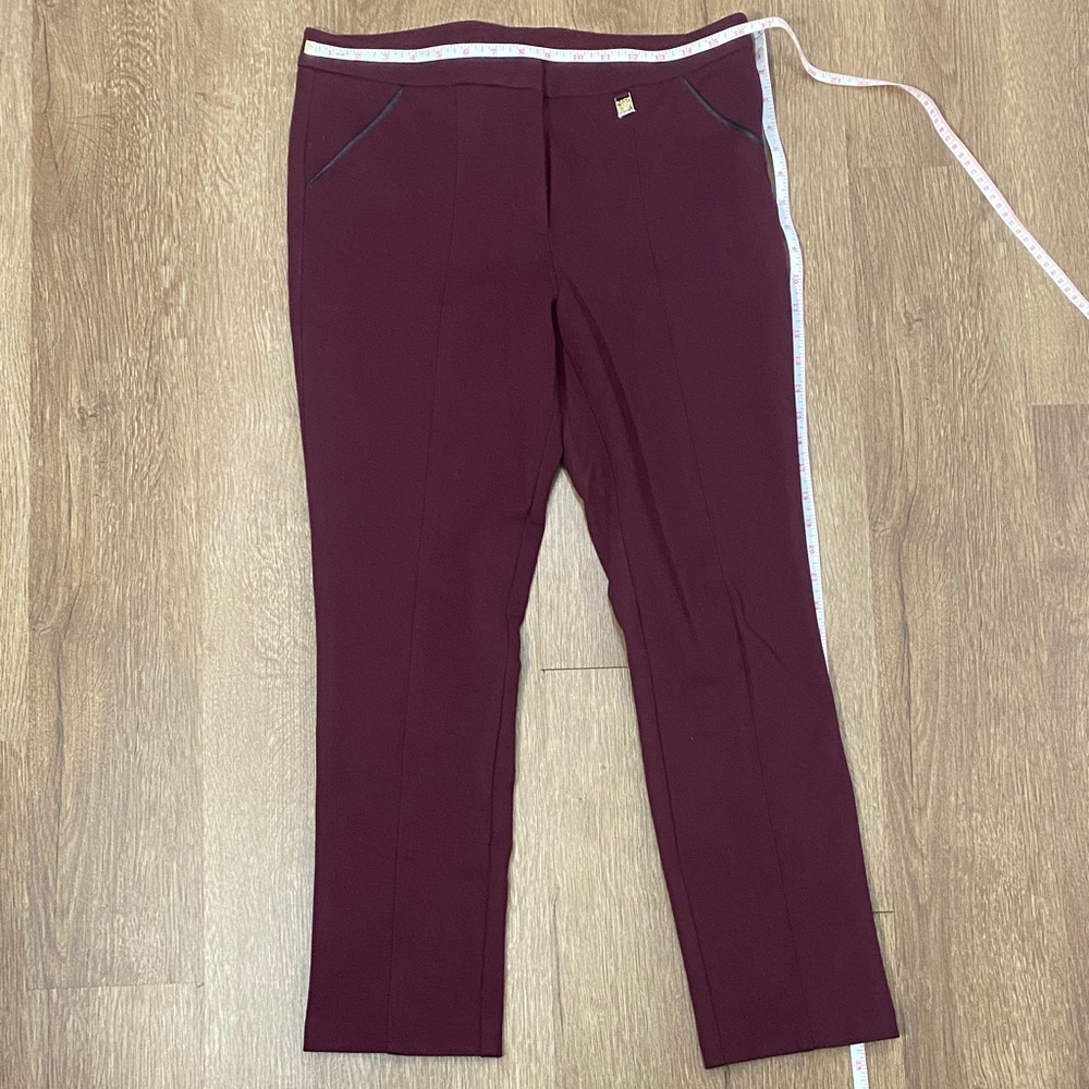 Women’s size 8 Anne Klein burgundy straight leg dress pants
